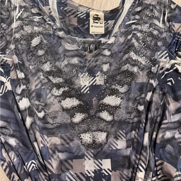 S-Twelve Monochrome Abstract Top - Picture 2 of 3